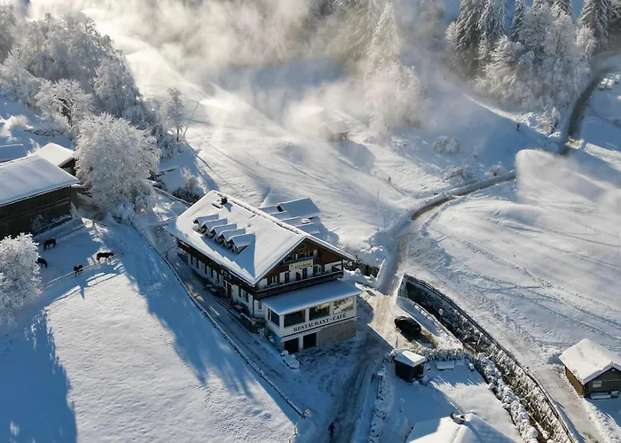 Hotel Restaurant Hausberg 3*